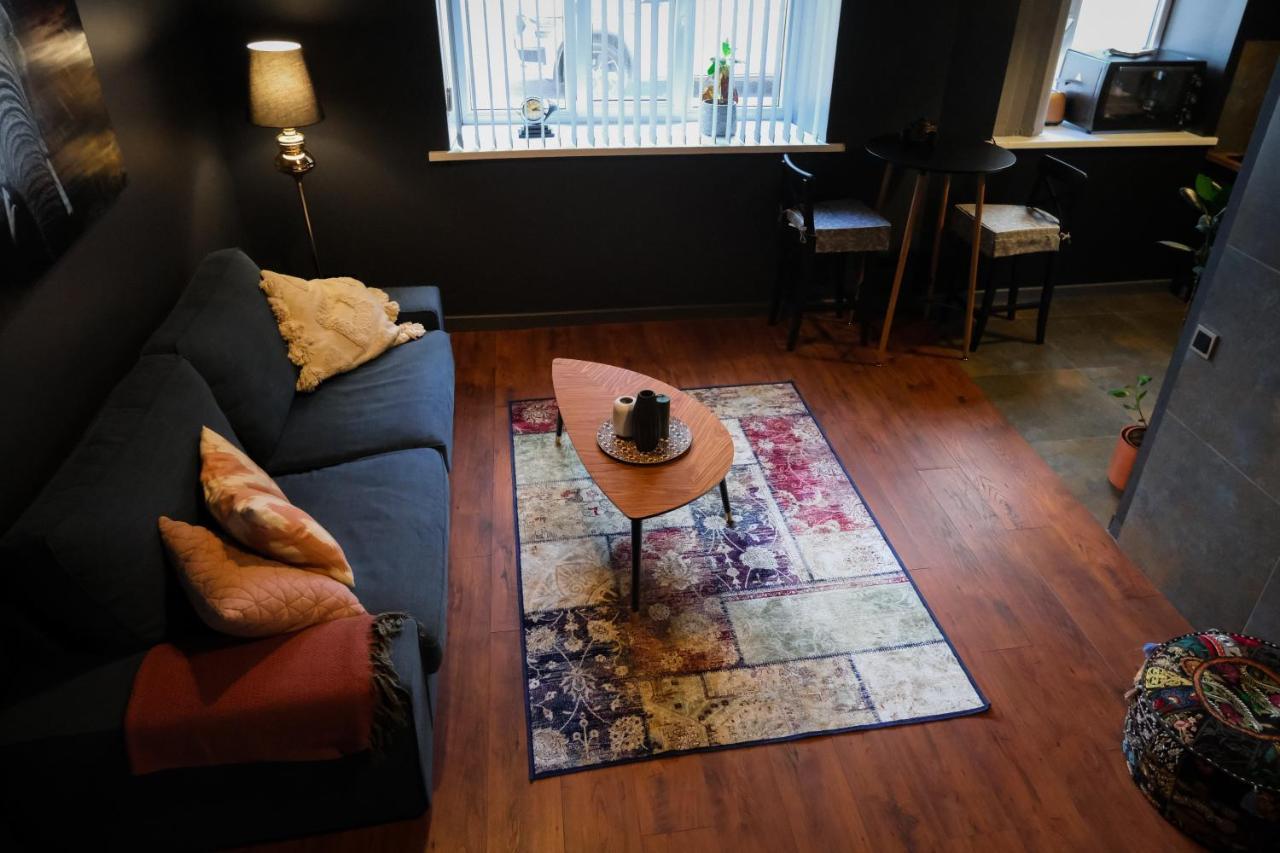 Appartement Silti, Atjaunoti Dzivokli Tuvu Centram - 1St Floor à Riga Extérieur photo